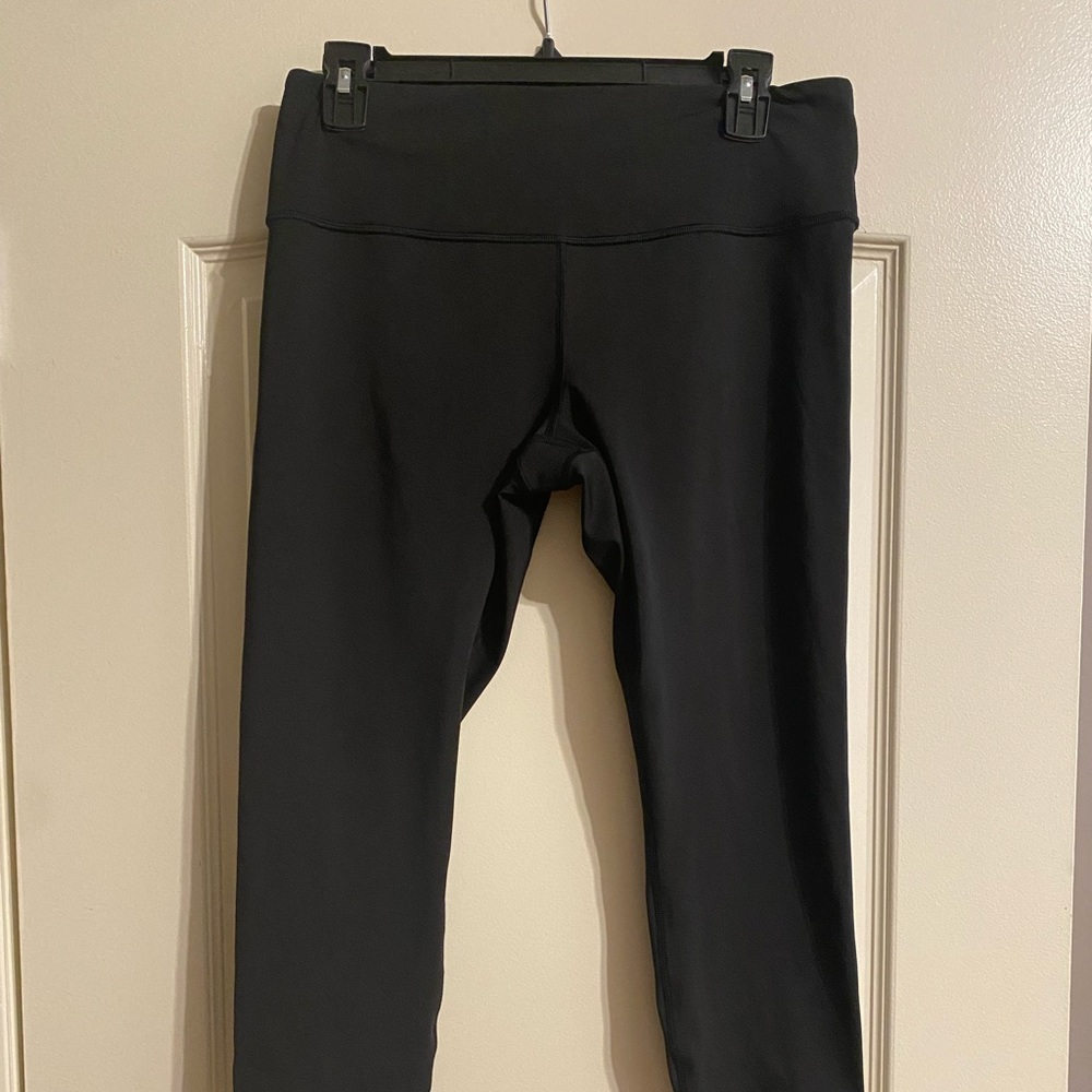 Athleta elation train  7/8 leggings black capris